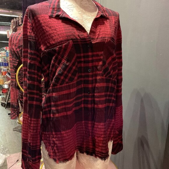 Cloth & Stone Plaid Print Button-Up Blouse Long Sleeve Collared Raw Hem Sz M Red - Picture 1 of 4